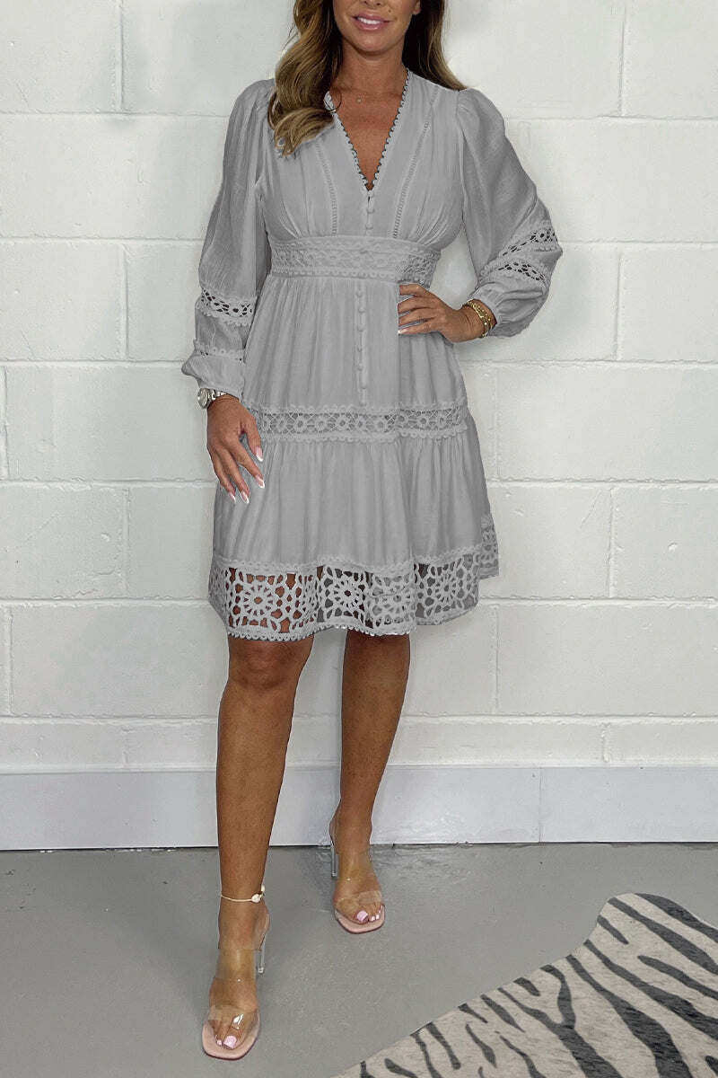 Vestido de algodão com decote em V e renda