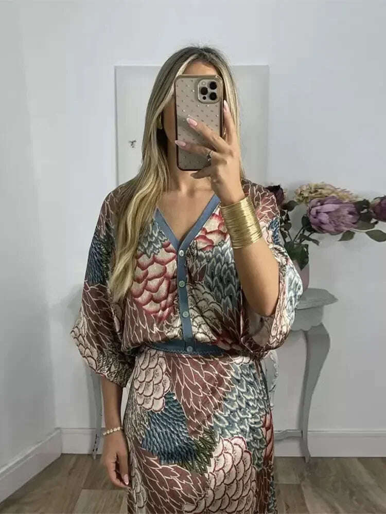 Conjunto elegante de blusa e saia com estampa de peixe e decote em V