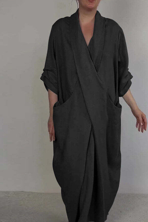 Vestido com bolso grande e decote em V, linho, minimalista