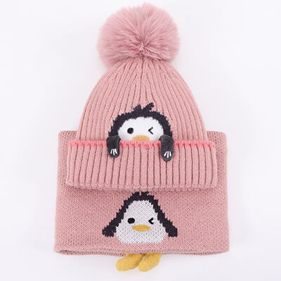 Pingu sapka és sál készlet gyerekeknek