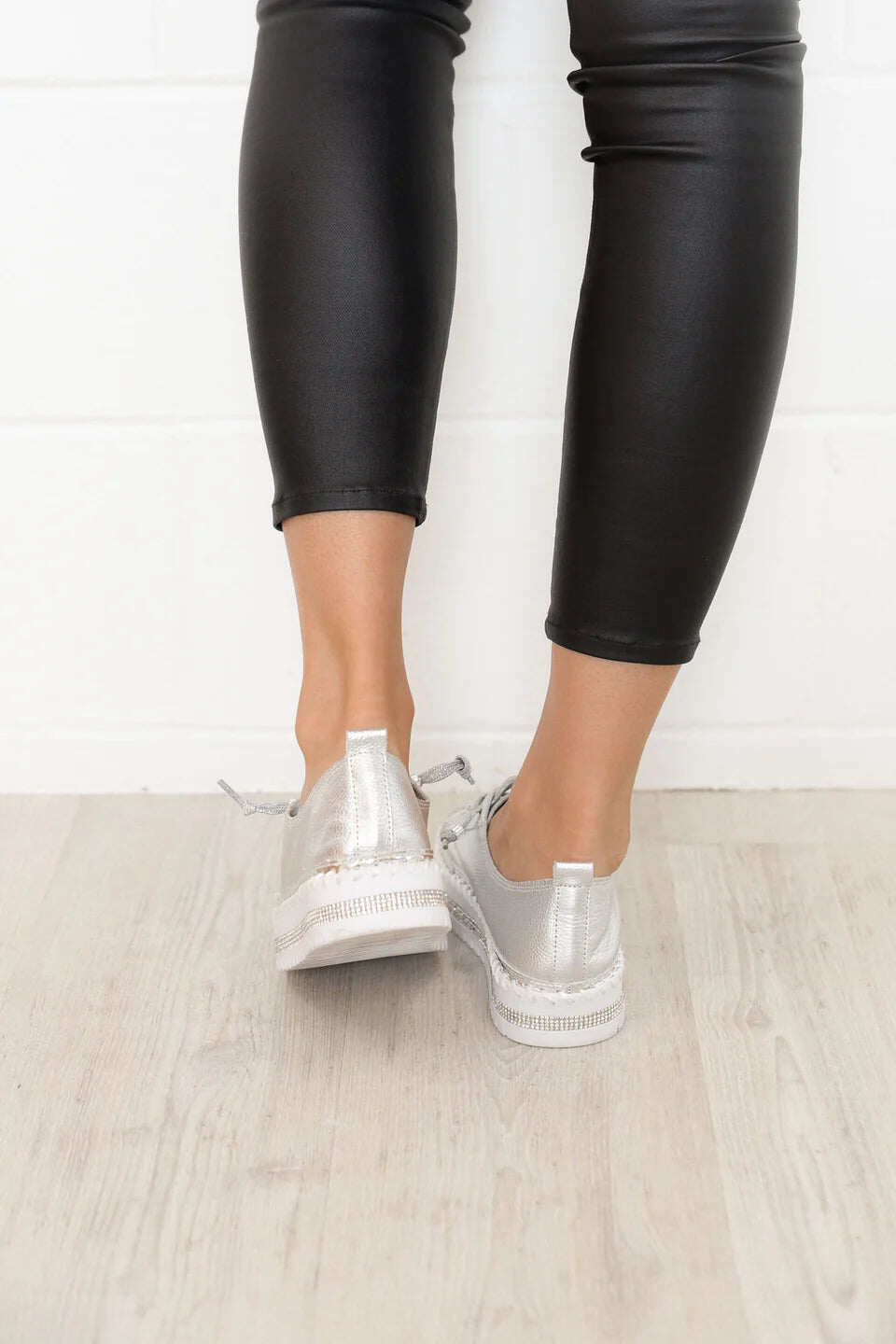 Tênis de couro Crystal Silver - 50% de desconto por tempo limitado