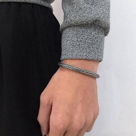 Гривна с орнаментирана верижка с мащаб - стерлингово сребро