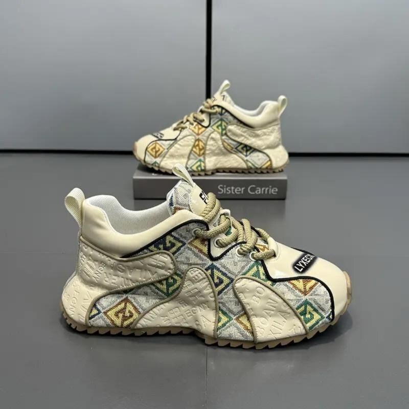 Sapatos casuais com costura bordada da moda