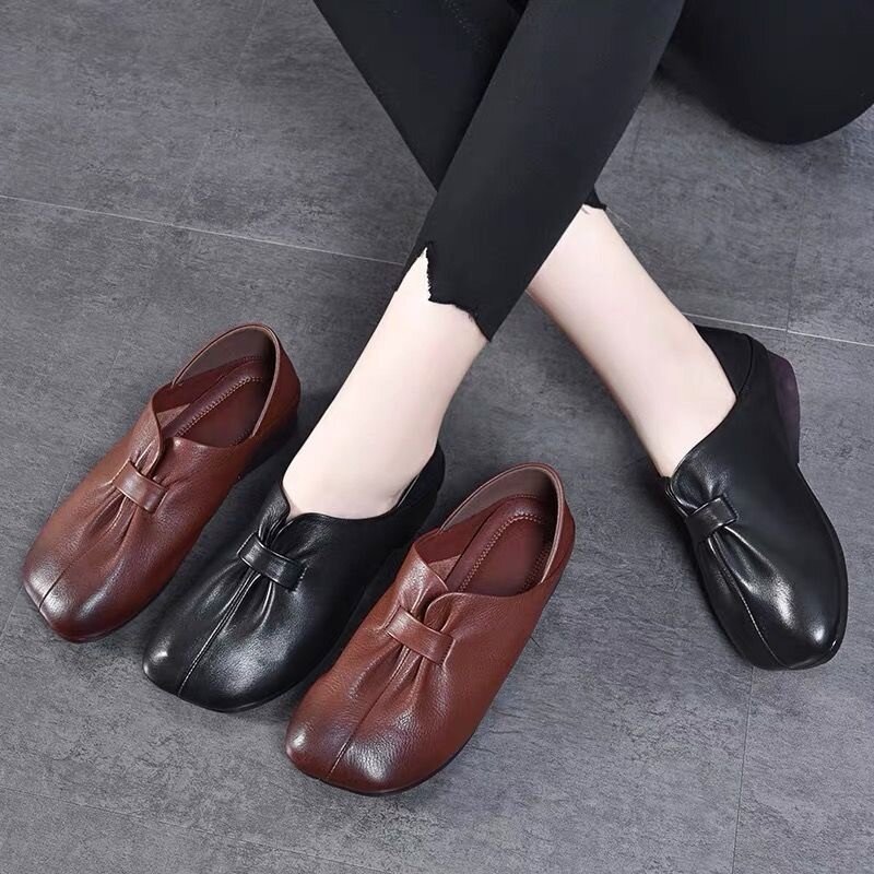 2025 novos sapatos de couro confortáveis ​​e baixos com sola macia