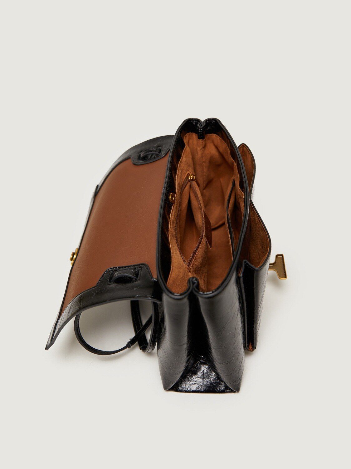 Új kézitáska: nagy kapacitású, vintage olajozott bőr stílus.