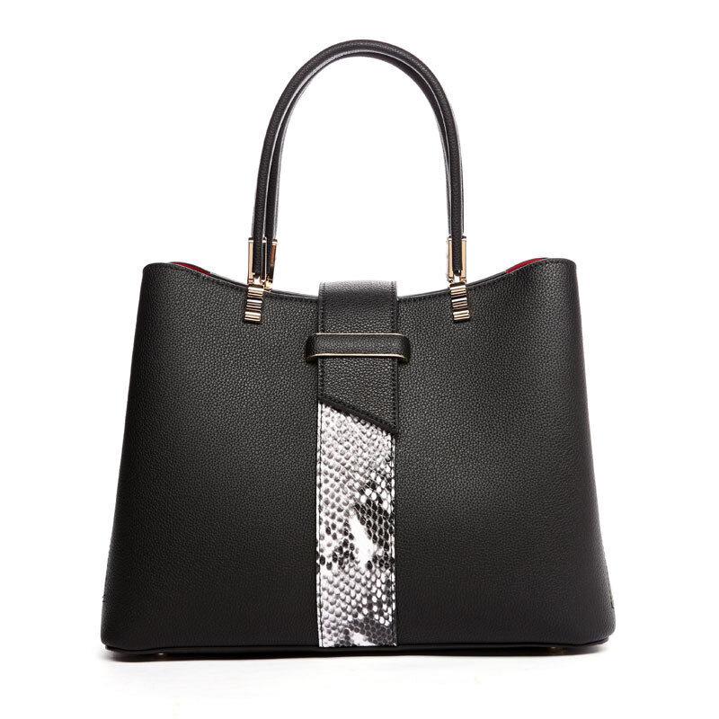 Új kézitáska: Nagy kapacitású. Alkalmas mindennapi hordásra.