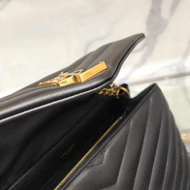Bolsa YSL Média 32 Loulou Preta em Ouro 32x22x11cm
