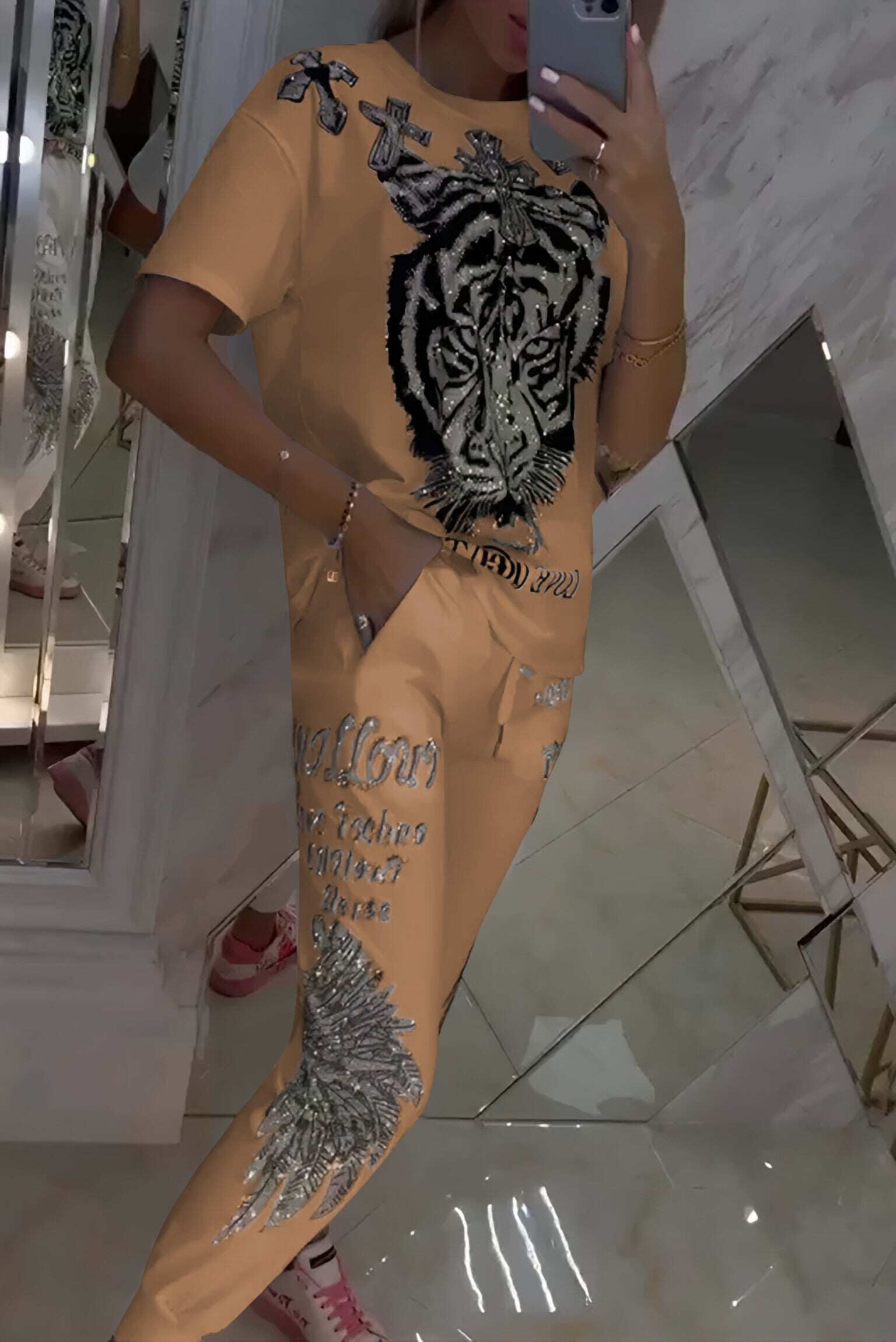 Conjunto feminino de duas peças top e calça com estampa Hot Diamond