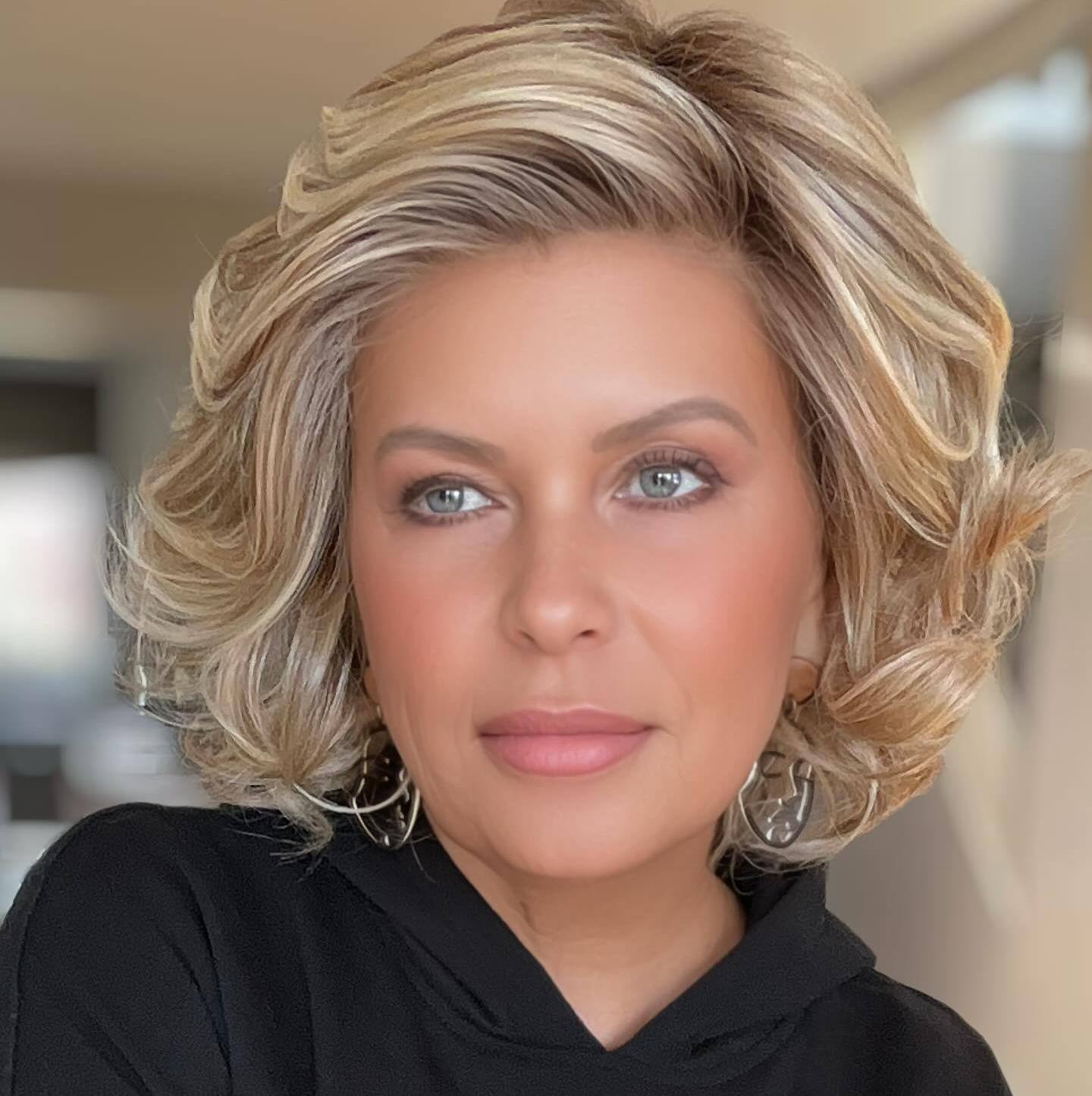 New Fashion Fluffy Wave Hair Short Hair Wig