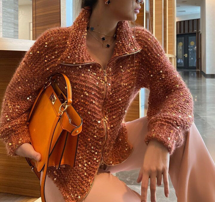 2023 OUTONO E INVERNO NOVO EUROPEU HIGH-END TEMPERAMENTO CONFORTÁVEL COM DECOTE EM V LANTEJOULAS XIAOXIANG CAMISOLA JAQUETA