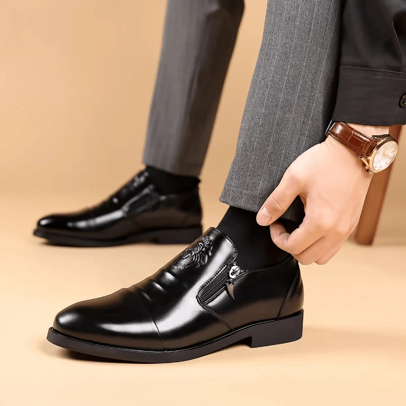 BOTAS DE COURO BORDADAS À MÃO ITALIANA COM ZÍPER