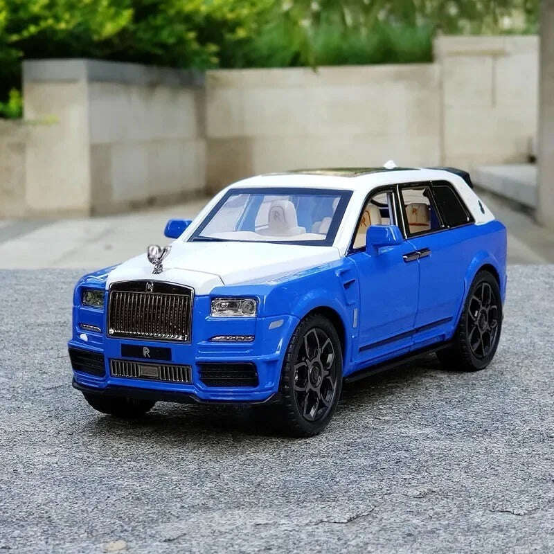 1:24 модел на Rolls-Royce Cullinan.