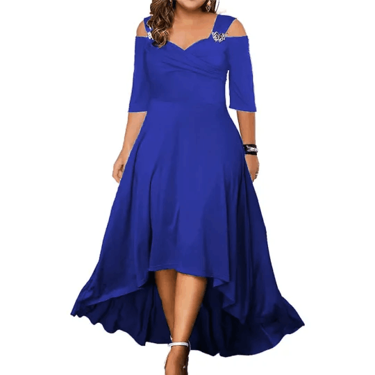Prosta sukienka z odkrytymi ramionami, plus size