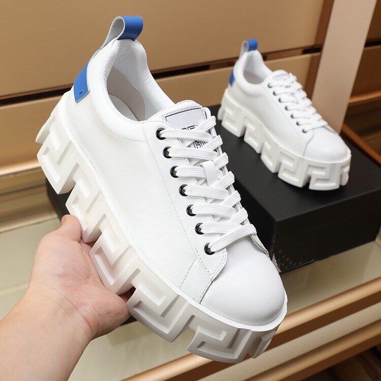 2024 novos tênis Medusa com sola grossa