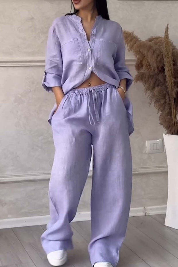 🌸Terno feminino de duas peças feito de algodão e linho. Camisa e calças fechadas com botões.