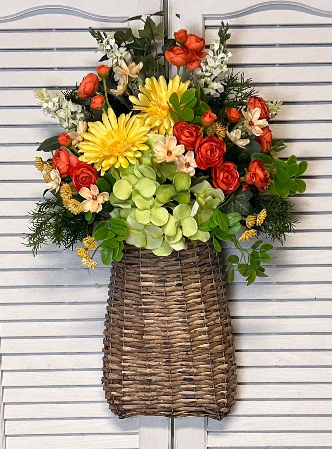 💐Dveřní věnec z divokých květů a pryskyřníků💐(🎁Sleva 45%🎁)