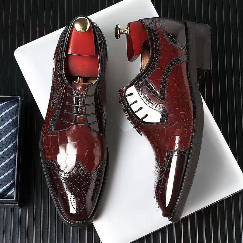 Sapato clássicos de couro para homem (Brogues)