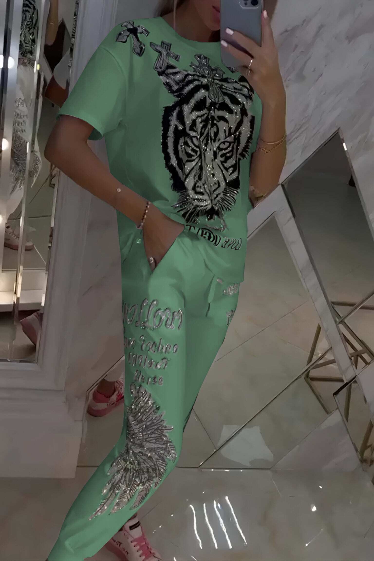 Conjunto feminino de duas peças top e calça com estampa Hot Diamond