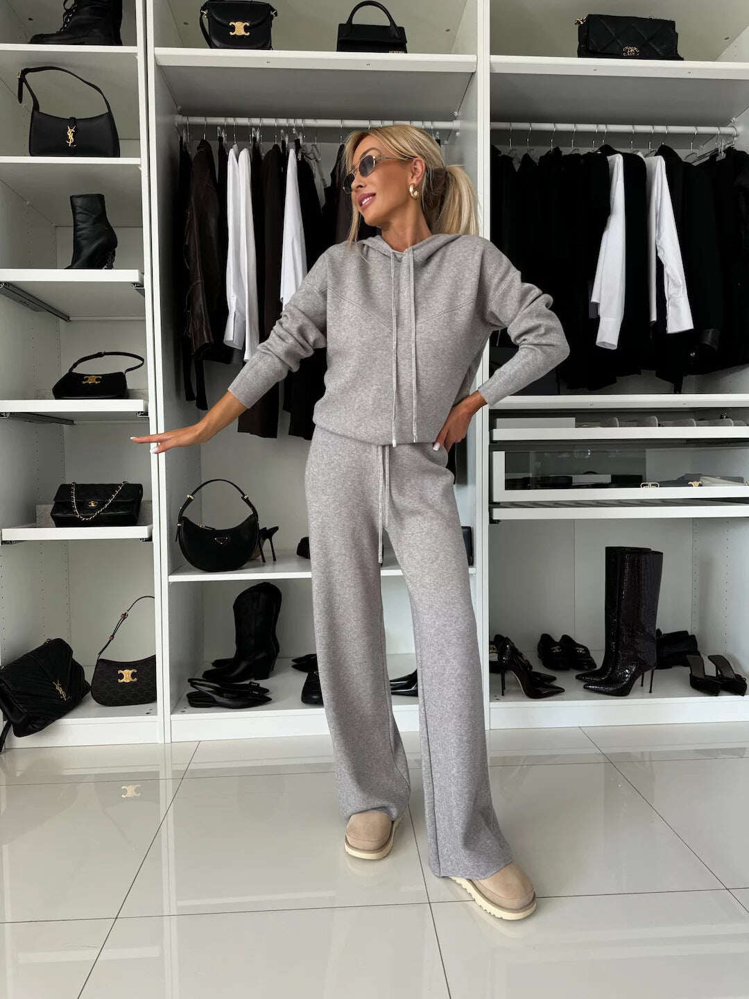 Conjunto feminino de duas peças com manga comprida, capuz e gola redonda