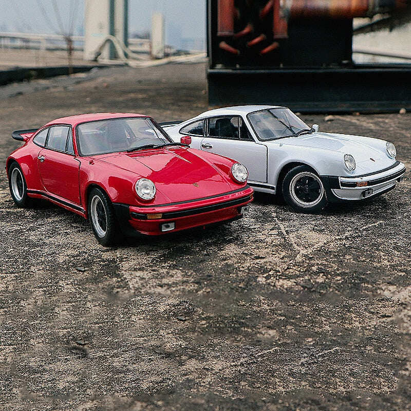 1:36 Porsche 911 Turbo 3.0 1974 Die Cast Model Car