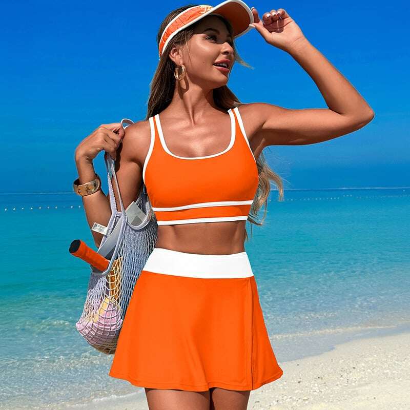 Modischer Bikini-Badeanzug mit Farbblockierung und Sportrock