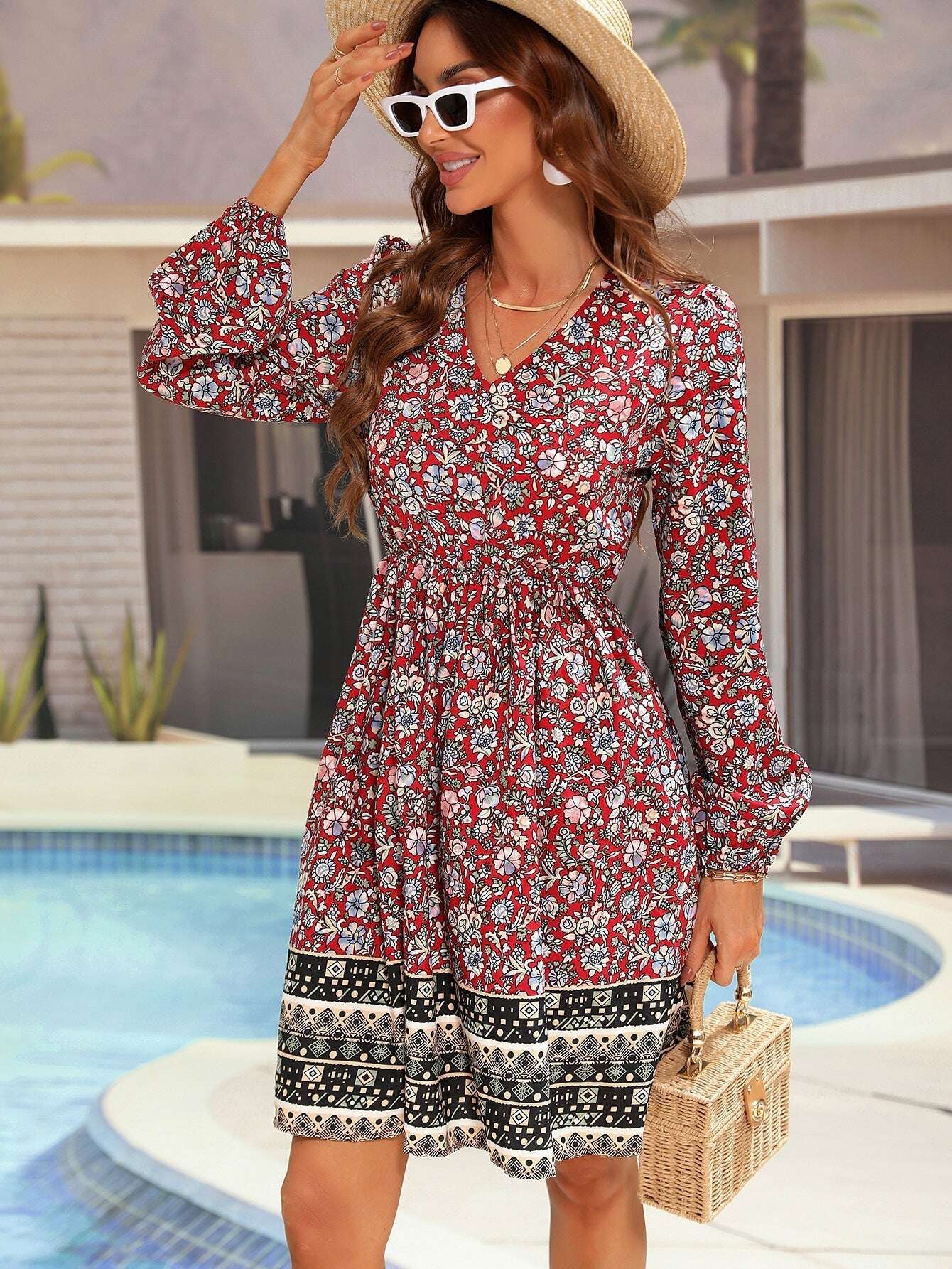 Šaty s dlouhým rukávem střihu do A