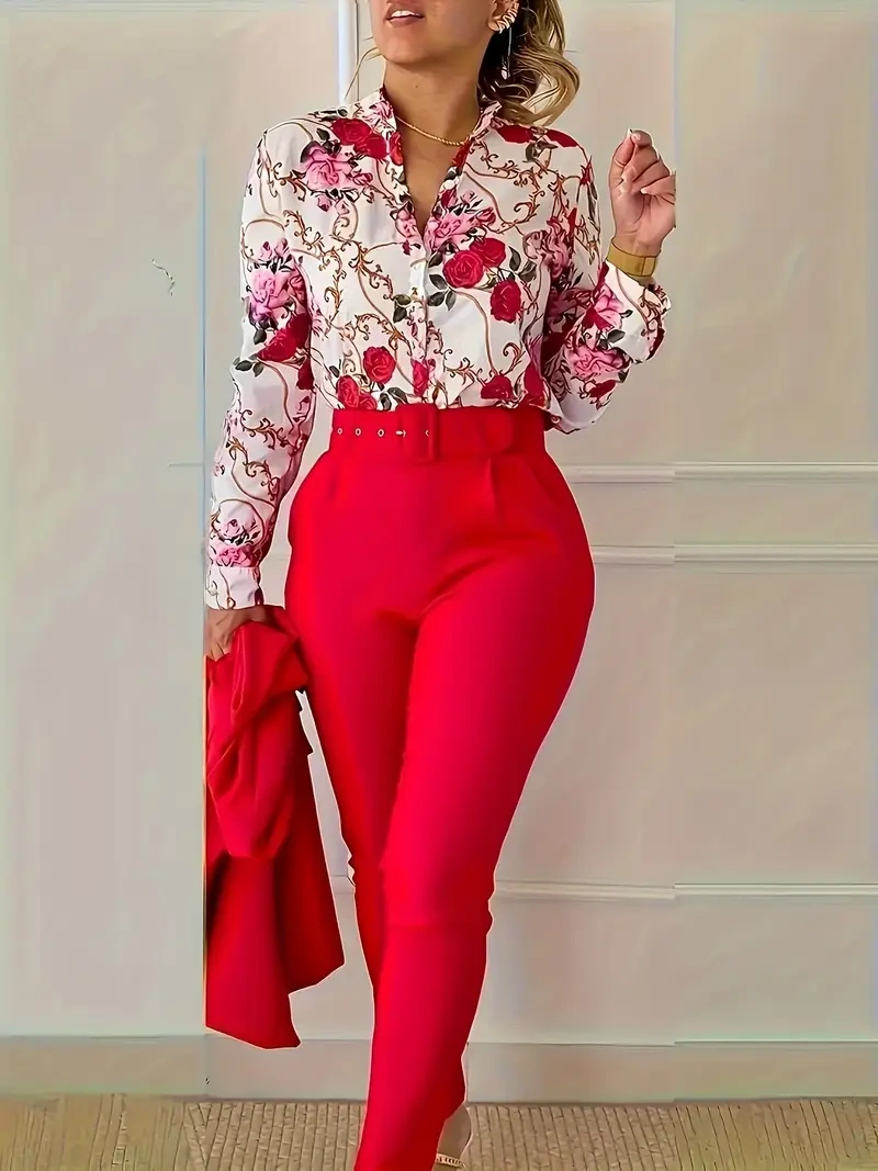 Conjunto elegante de duas peças – Blusa floral, calça com cinto, decote em V.
