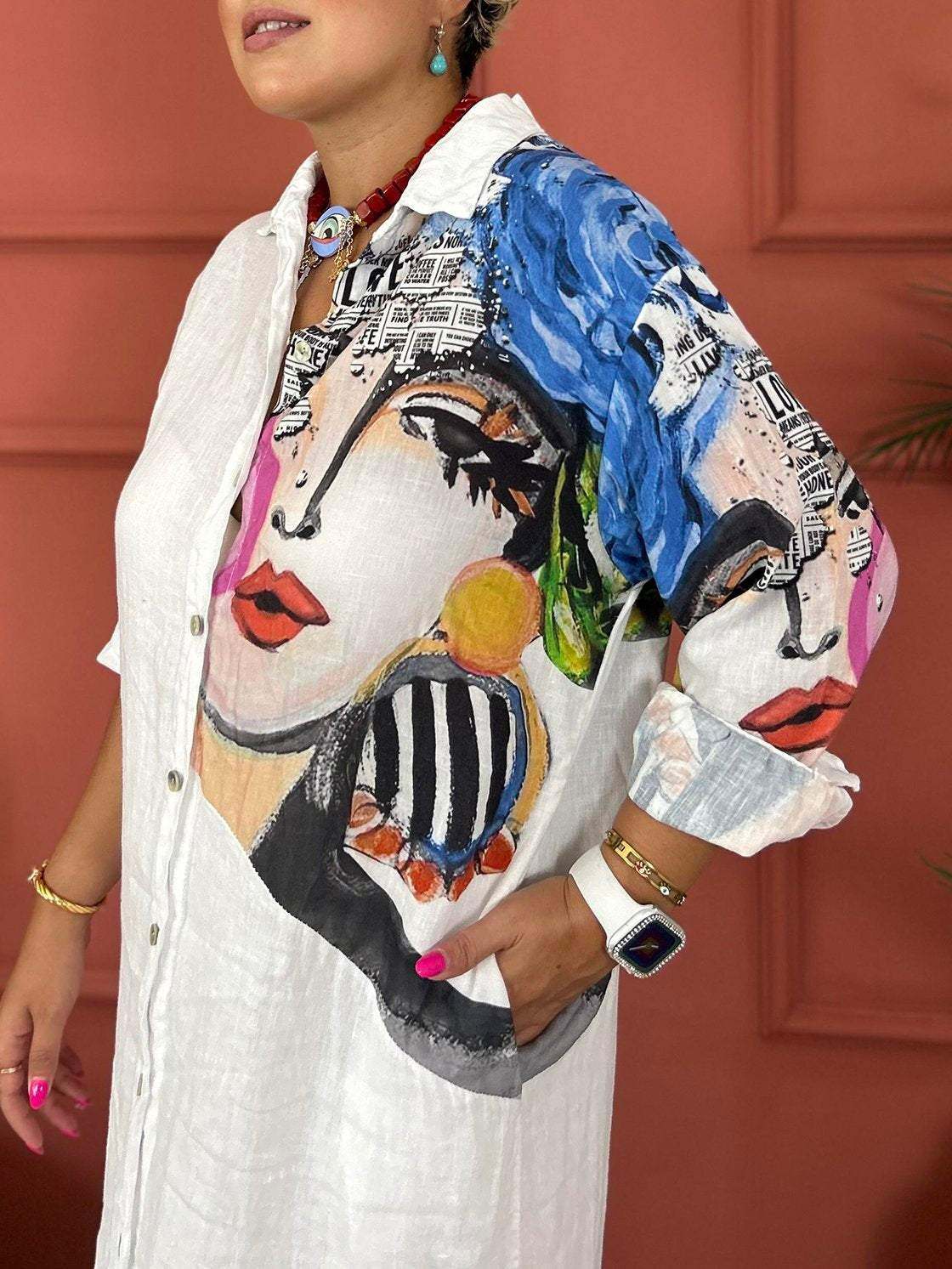 Vestido camisa feminino de manga comprida com estampa de rosto feito de algodão e linho