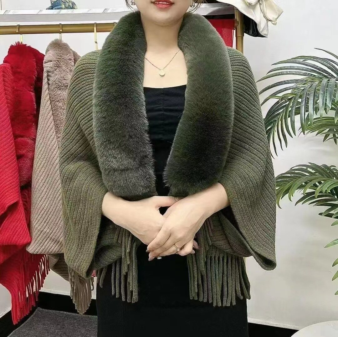 CARDIGAN DE MALHA COM GOLA DE PELE - ELEGANCE & COMFORT