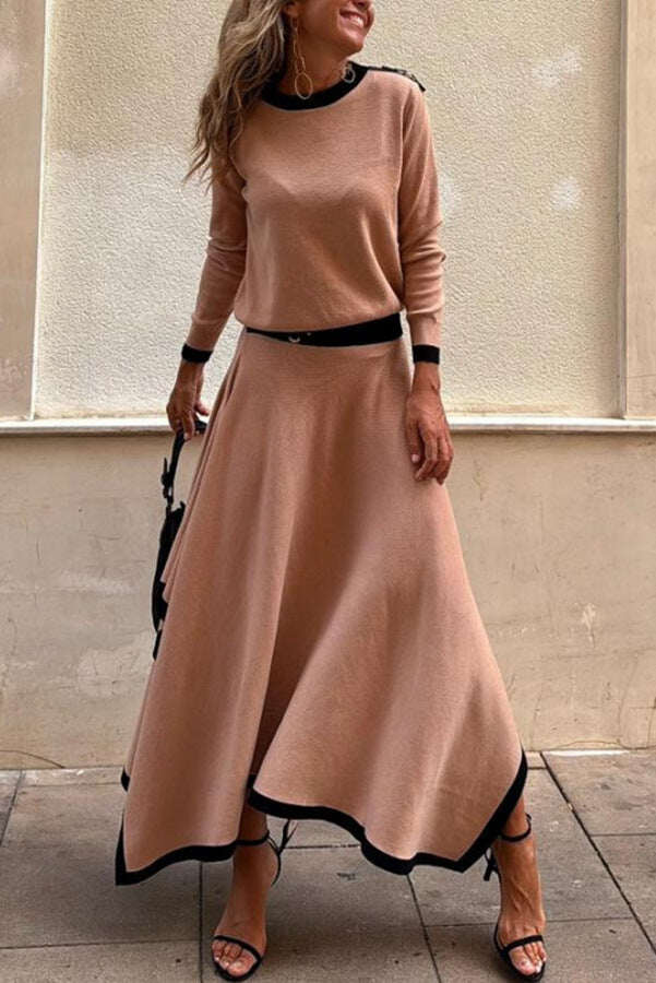 Elegante conjunto de duas peças em malha contrastante
