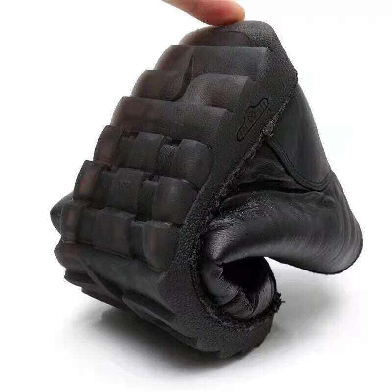 Botas femininas de inverno feitas de couro macio em estilo retrô