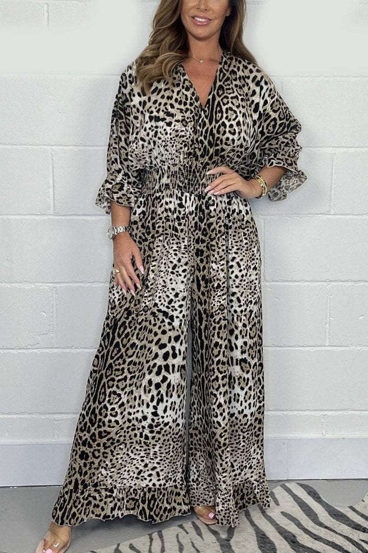 Macacão elegante com estampa de leopardo e amarração