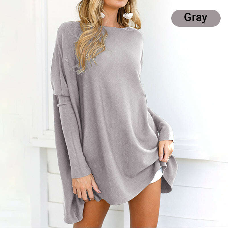 Blusa feminina de manga comprida e gola redonda em cor sólida