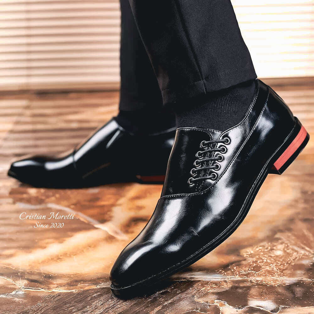 Sapatos Oxford de couro com cadarço lateral RobertoTM da Cristian Moretti®