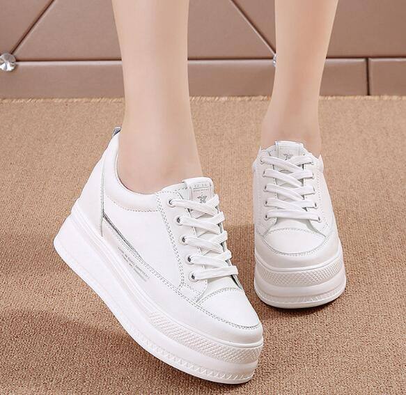 Sapatos elevados de couro microfibra de 7 cm