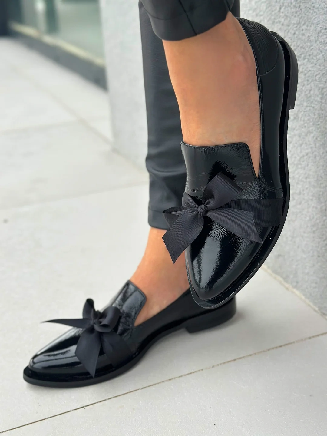 New 2025 Gucci® women's black leather shoes