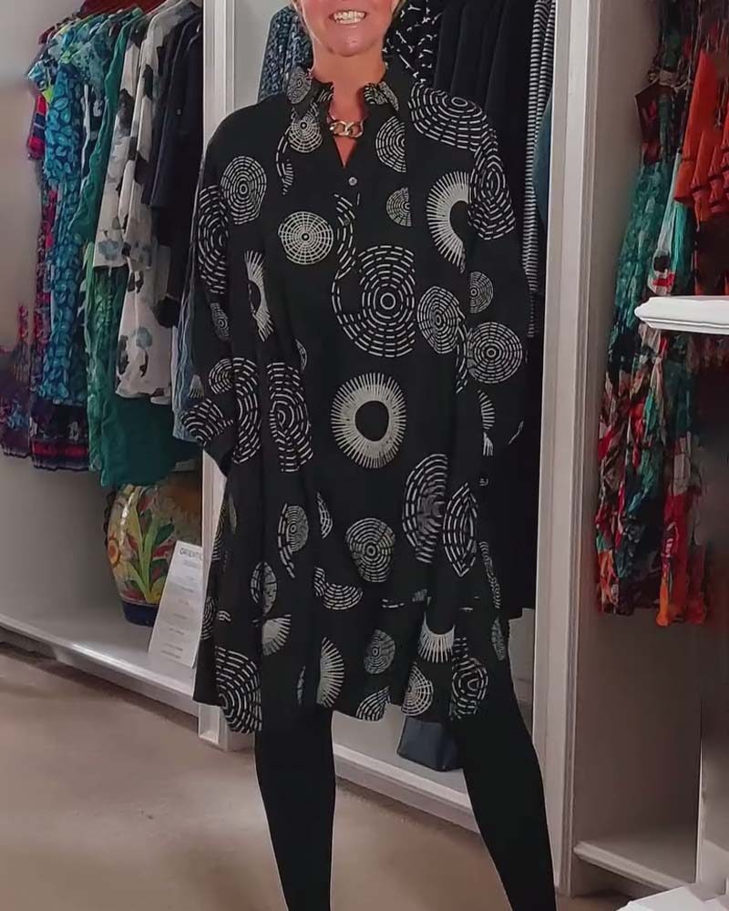 Vestido casual com estampa geométrica