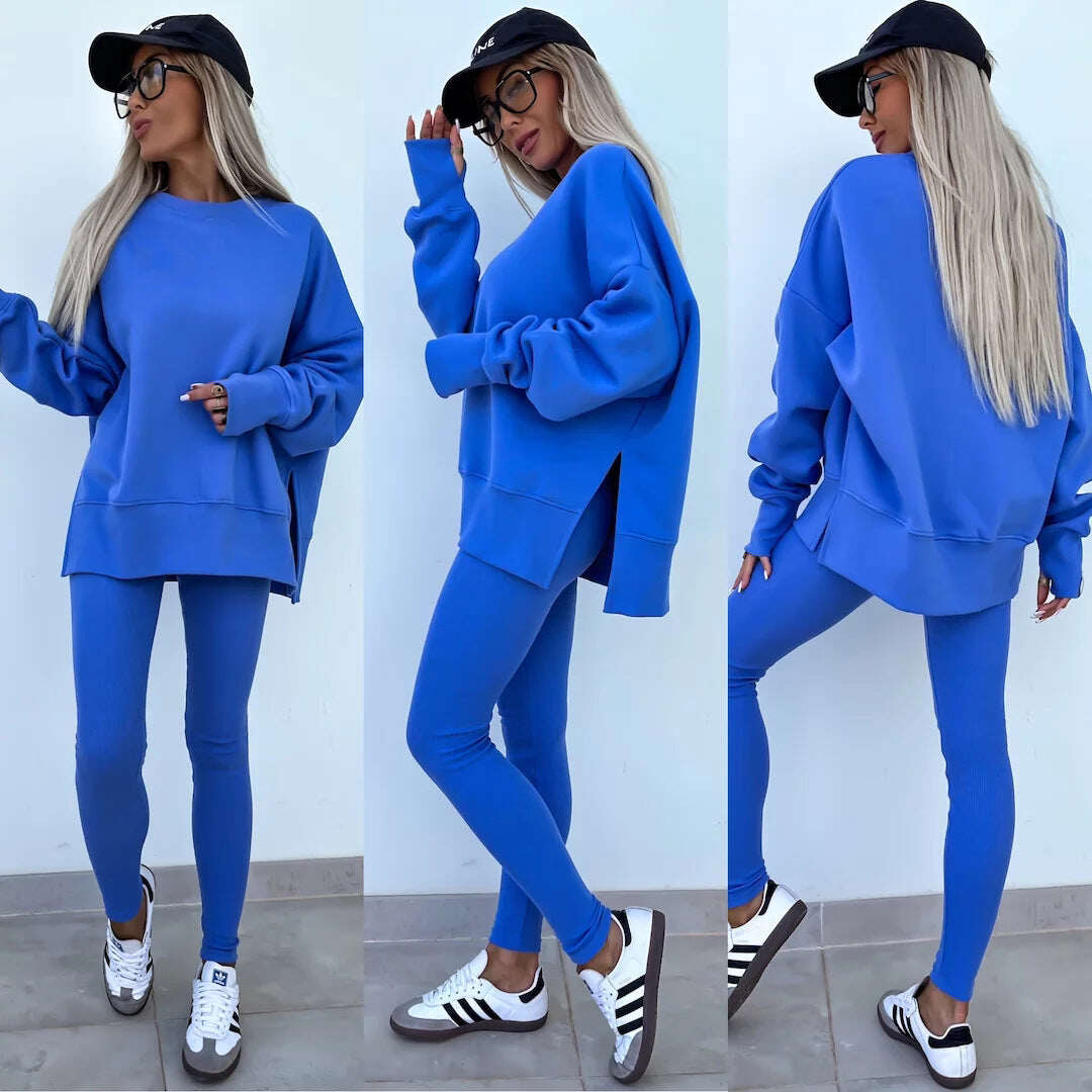 Um conjunto confortável de moletom e leggings oversize