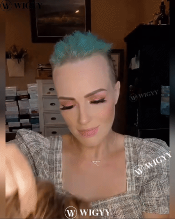 Peruca com cachos castanhos Wig