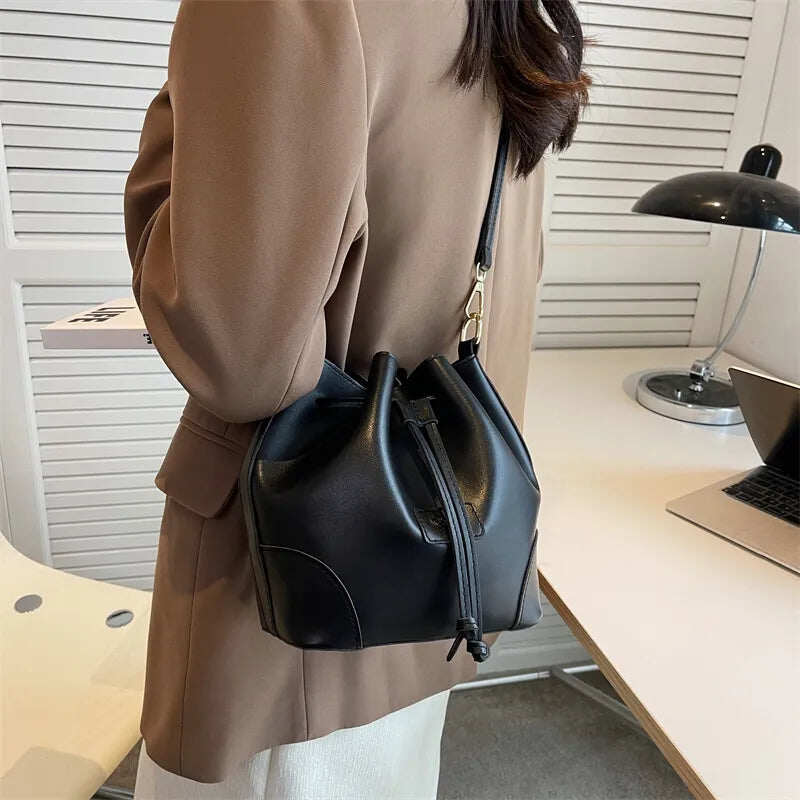 Balde de ombro xadrez bordado moda retrô de grande capacidade