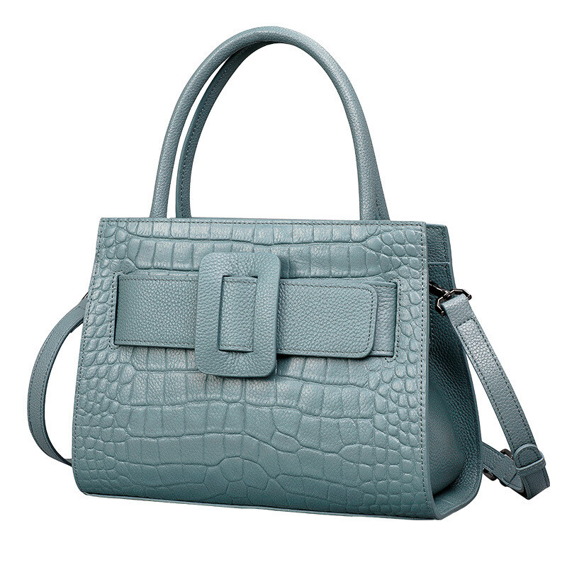 New handbag: sophisticated and elegant. Perfect for everyday carry.