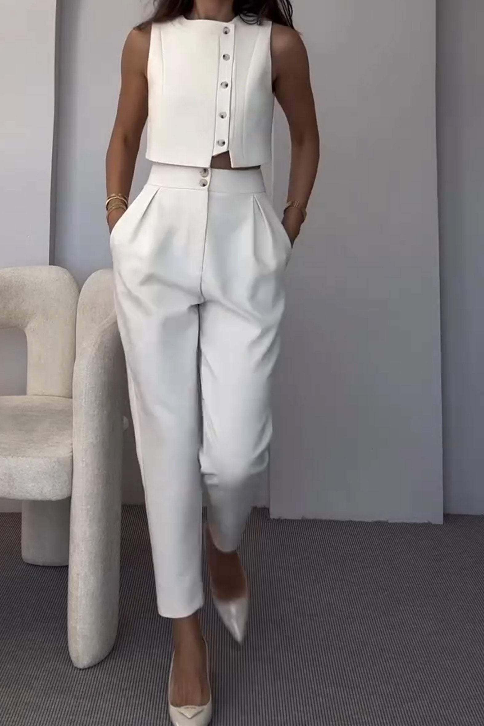 Conjunto de duas peças com top e calça com zíper