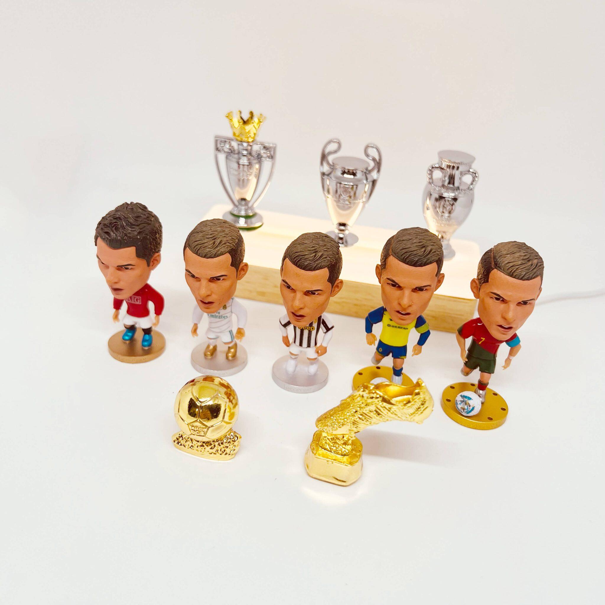 🔥⚽2025 Conjunto de estatueta de anime de estrela de futebol mais vendido e ornamento de mini troféu de metal🏆