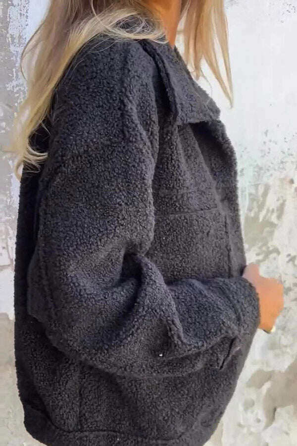 CASACO DE LÃ POLAR COM BOLSO SIMPLES E LAPELA SÓLIDA