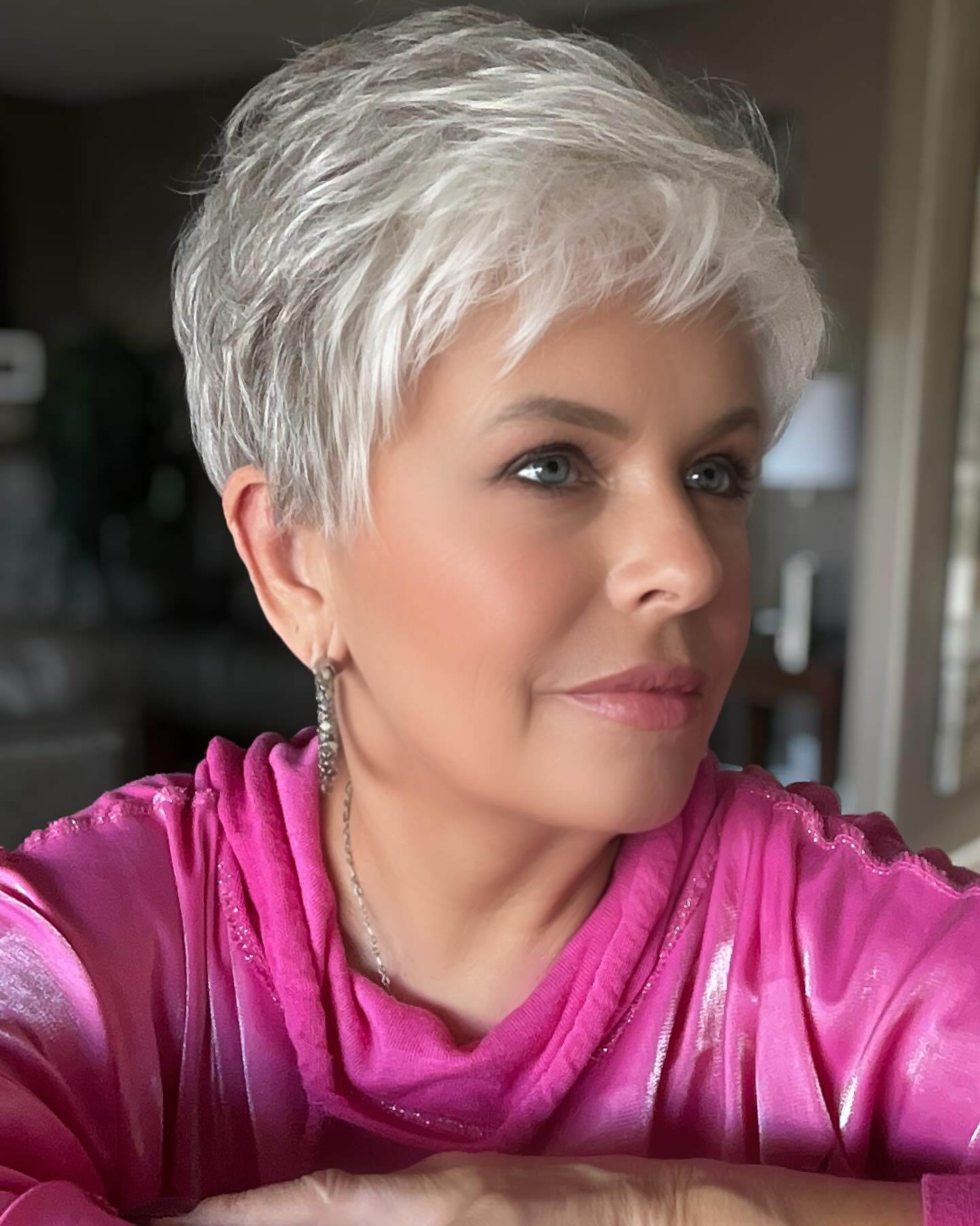 Gorgeous Pixie Fluffy Lady Silver Short Hair