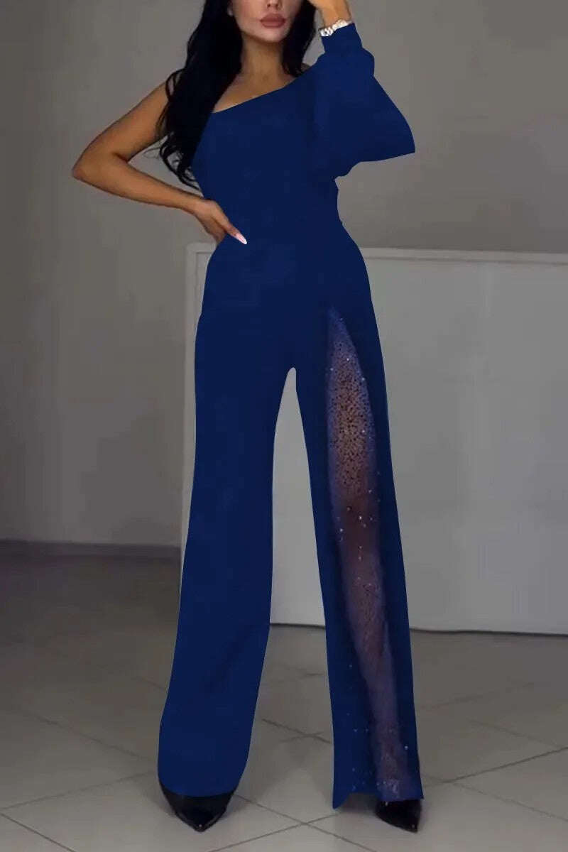 Macacão feminino elegante e sexy com ombros caídos e rachas altas