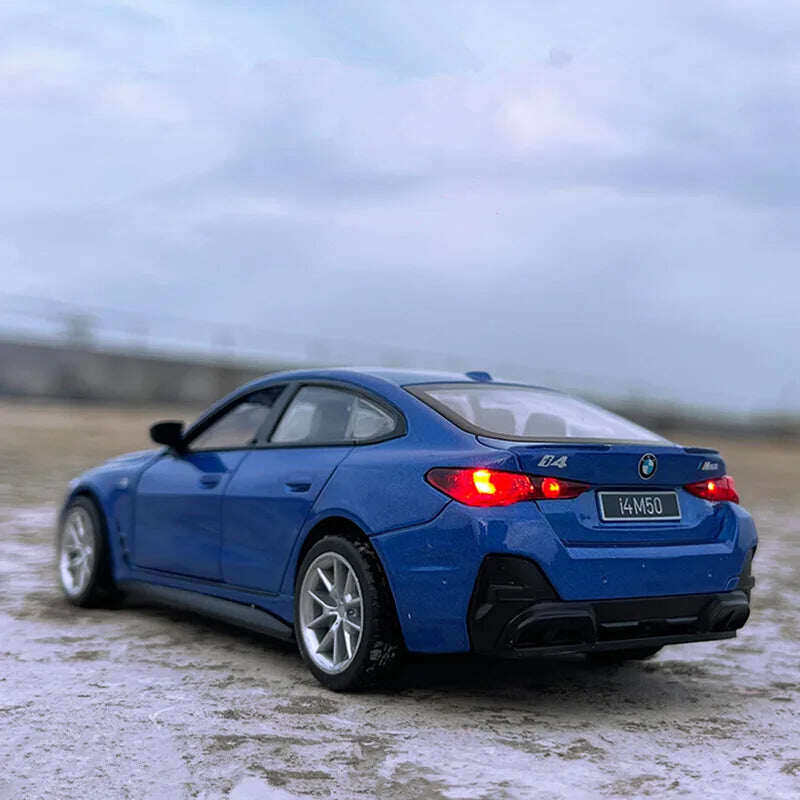 1:34 BMW i4 M50 Die Cast