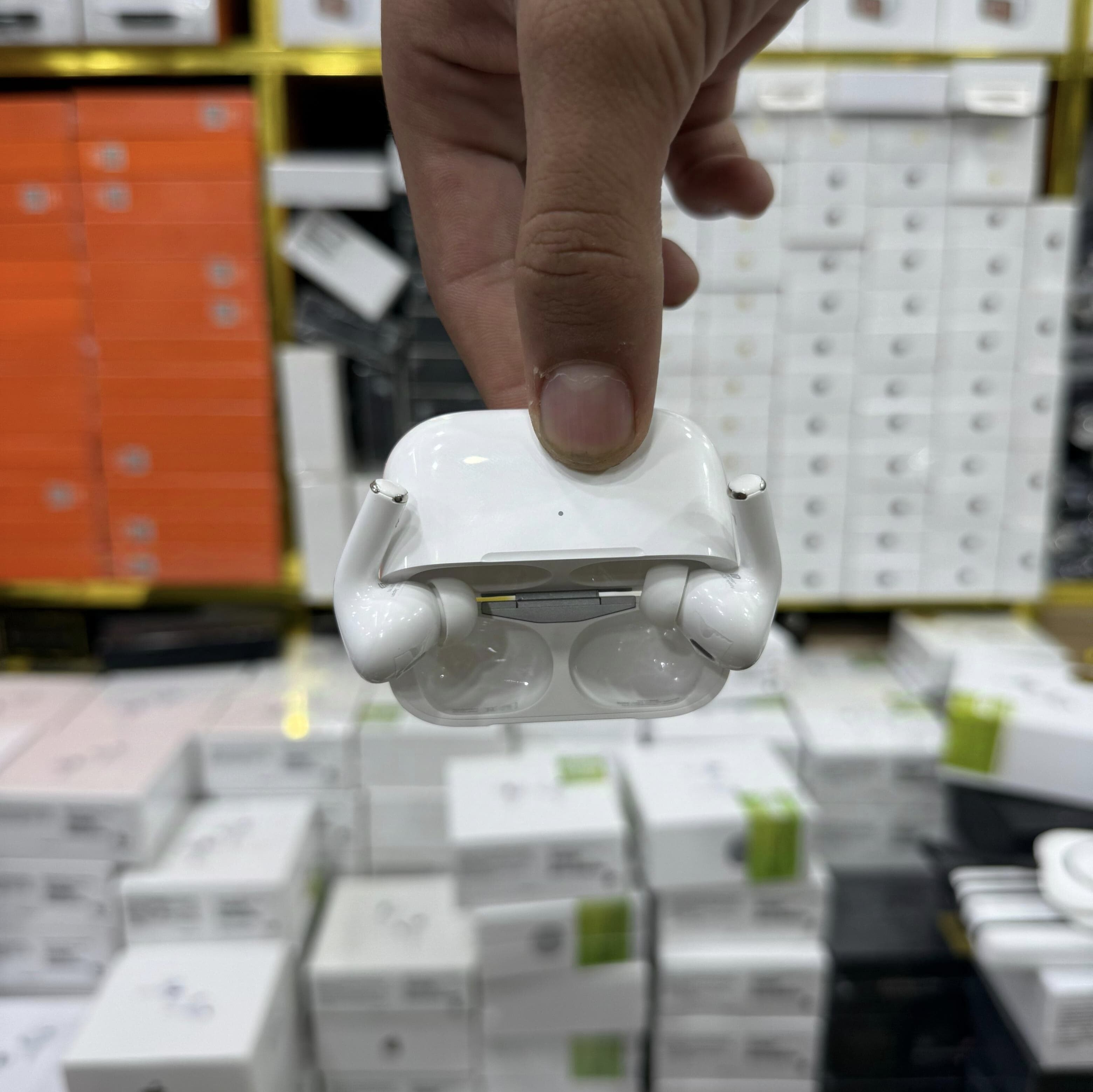 Airpods Pro (2ª geração) fabricado no Japão com estojo de carregamento MagSafe (USB-C)