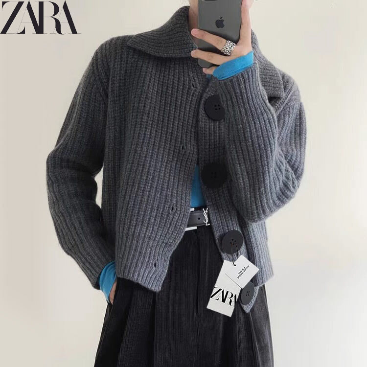 Cardigan com botão personalizado