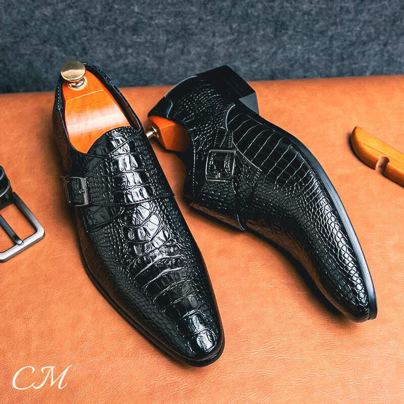 Sapatos de couro com fivela 